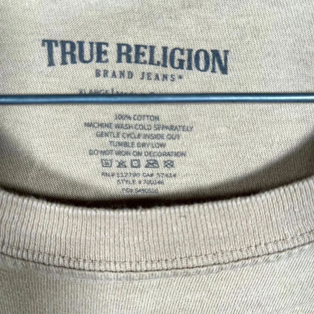 True Religion T Shirt Mens XL Beige Logo Buddha Cotton Short Sleeve Pullover‎
